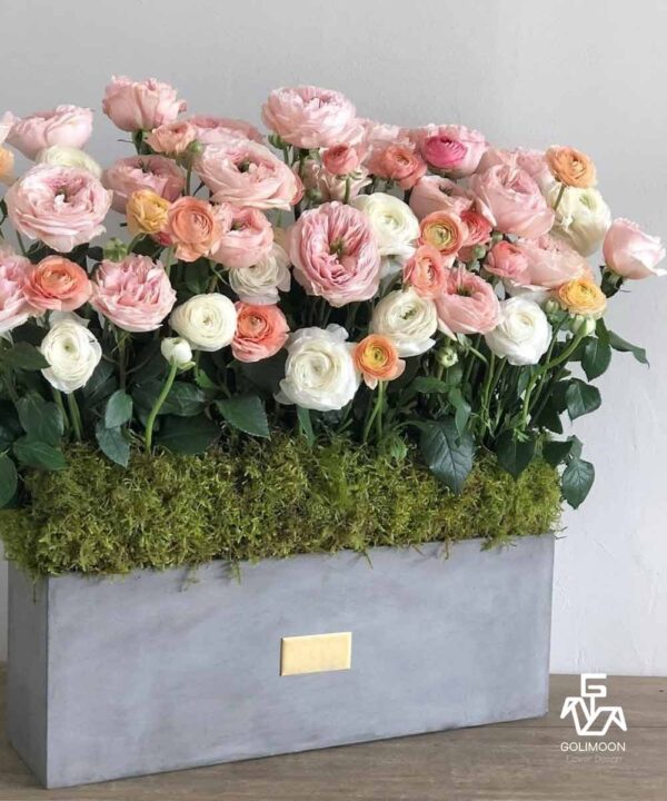 باکس گلدان سیمانی گل رز و آنمون سفید